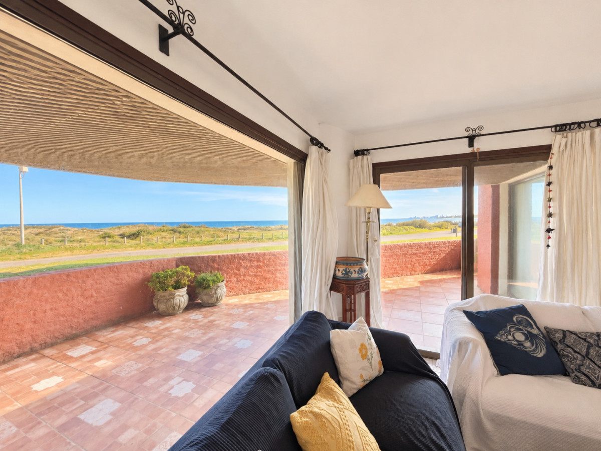 Apartamento en Manantiales frente al mar