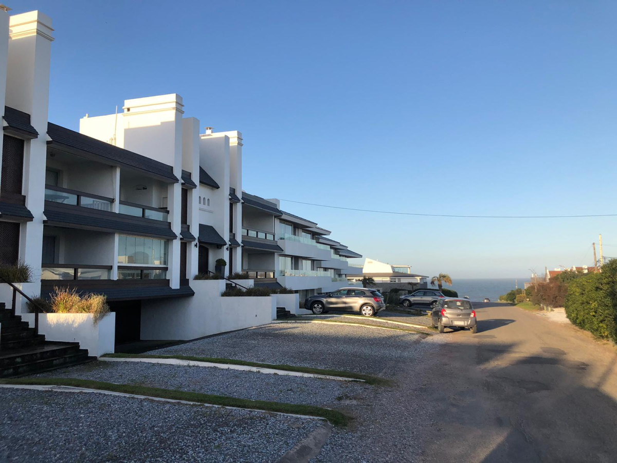 Venta - Apartamento 3 dormitorio- La Barra 