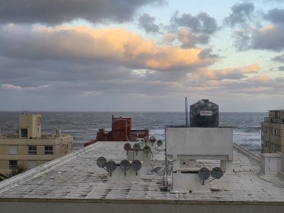EDIFICIO BAJO A UNA CUADRA DE LA PLAYA