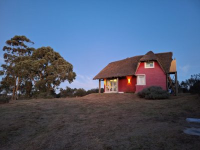 CASA EN VILLA SERRANA CON DOS `PADRONES INDEPENDIENTES JUNTOS Y POZO DE AGUA