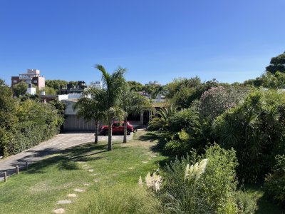 ALQUILER APARTAMENTO DOS DORMITORIOS SERVICIO COMPLETO Y GARAJE - GASTOS COMUNES INCLUIDOS - MALVÍN