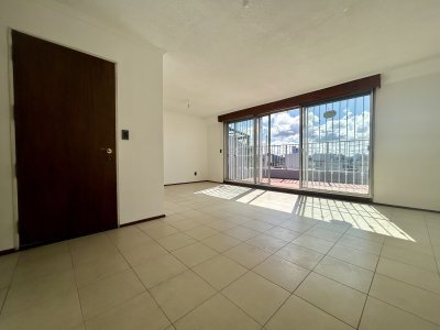 ALQUILER - APARTAMENTO DOS DORMITORIOS - GARAGE - PUNTA CARRETAS