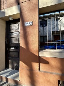 VENTA  CASA DOS AMPLIOS DORMITORIOS  PATIO Y AZOTEA - POCITOS