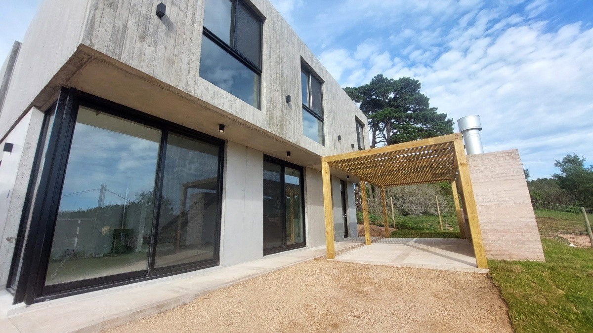 Venta - Casa a estrenar - 3 Dormitorios - Parada 42 de la Mansa - Punta del este 