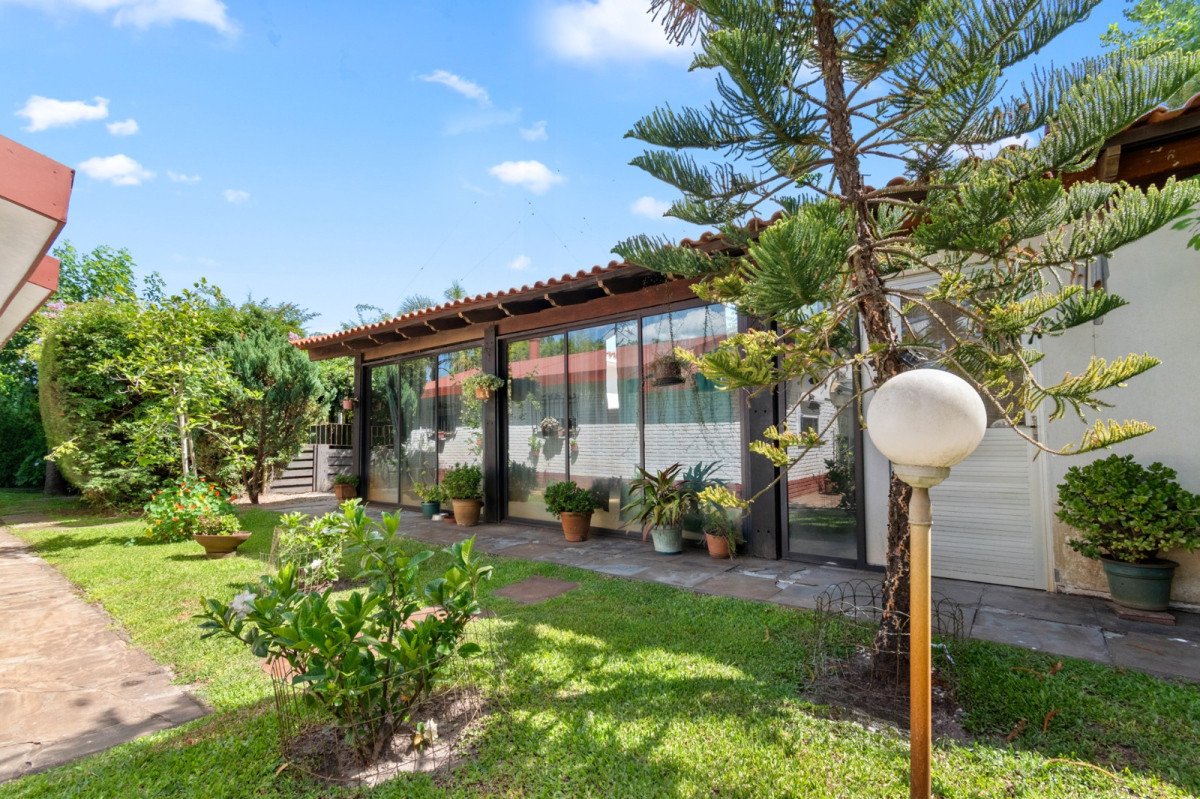 Casa en Pinar Sur: 3 Dormitorios, Piscina Climatizada y Ubicación Inmejorable