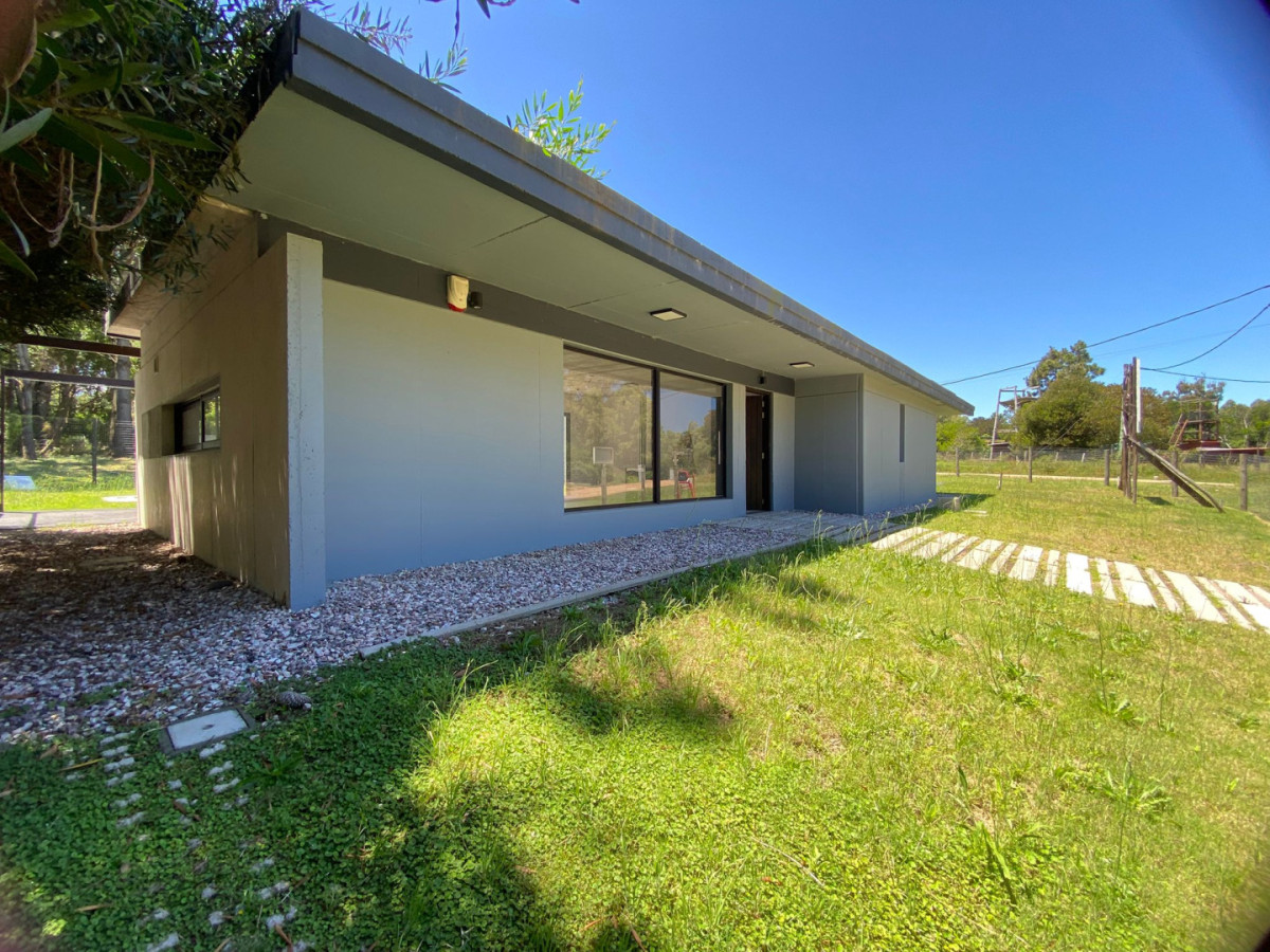 Venta Casa 3 Dormitorios En Punta Colorada