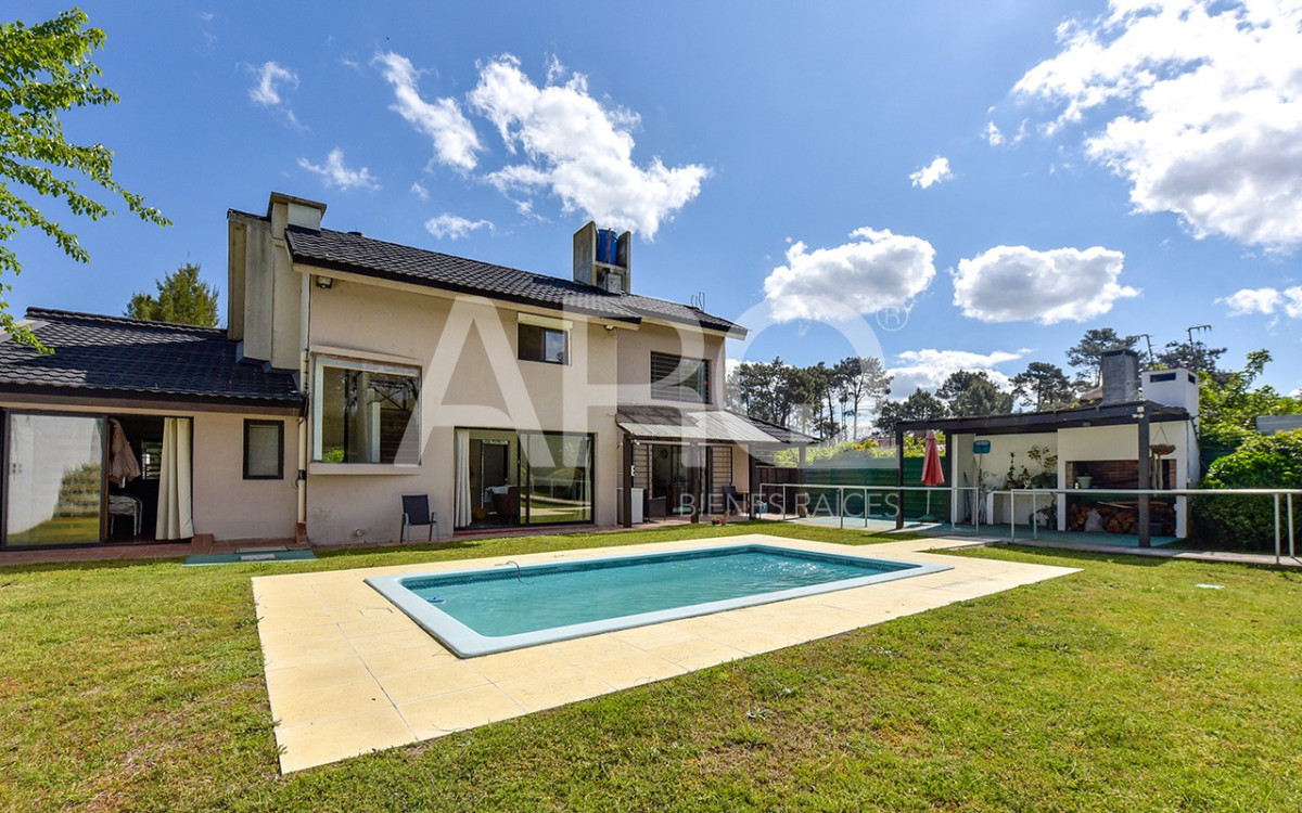 Casa Pinar sur 4 dormitorios , calefacción, piscina
