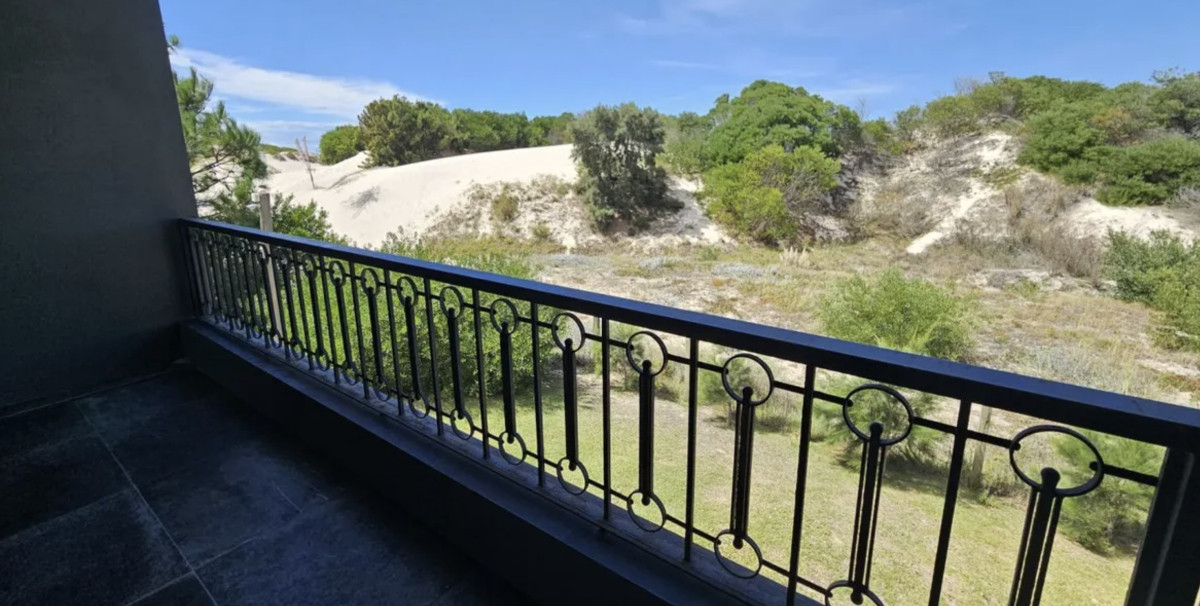 Hermosa casa vista a la playa