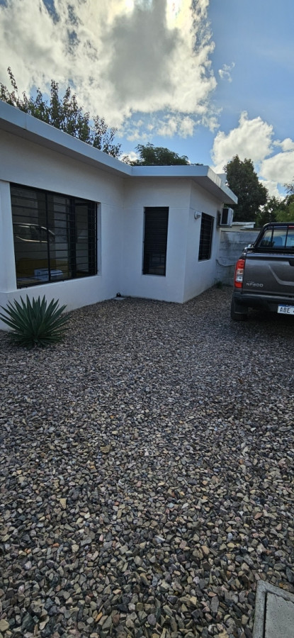 HERMOSO PH EN MEDANOS DE SOLYMAR, 2 DORM, 2BAÑOS COMPLETOS,1 EN SUITE