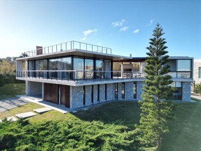 Exclusiva casa a estrenar en Terrazas del Cultural - Manantiales, Punta del Este