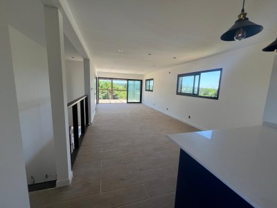 Espectacular casa a estrenar en alquiler anual