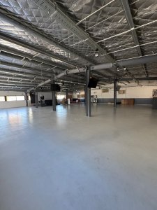 Divino local comercial en Alquiler a una cuadra de Av Roosevelt frente a Fresh Market y Sanatorio Mautone