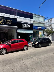 Divino local comercial en Alquiler a media cuadra de la Plaza de Maldonado