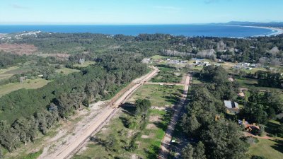 Oportunidad terrenos de 1.000 mts financiados hasta en 5 años en barrio cerrado con servicios en Punta Ballena