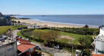 Venta Apartamento de dos dormitorios, garaje y vista al mar en Buceo