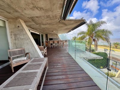 Alquiler Apartamento de 3 dormitorios y servicio en Rambla Punta Gorda