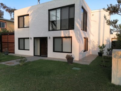 CASA EN VENTA EN SAUCE PORTEZUELO