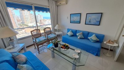 Alquiler temporario Apartamento de 1 dormitorio y medio en Península, Punta del Este