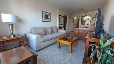 Venta y Alquiler temporal Apartamento 1 y medio dormitorios en Península, Punta del Este.