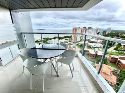 Alquiler Temporario Apartamento de 2 dormitorios en Playa Mansa, Punta del Este.