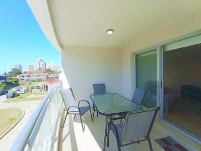 Apartamento Alquiler Temporario de 2 Dormitorios , Aidy Grill , Punta del Este.