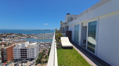 Alquiler temporario Penthouse de 2 dormitorios en Península, Punta del Este.