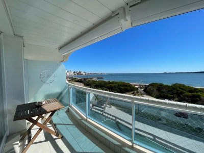 Alquiler temporal Apartamento Premium de 3 dormitorios frente al mar Playa Mansa, Punta del Este