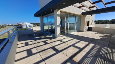 Venta Penthouse 3 dormitorios en primera linea Playa Brava, Punta del Este