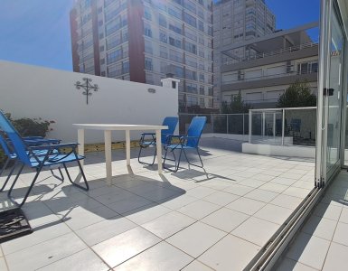 Alquiler Anual Apartamento de 1 dormitorio en Península, Punta del Este.