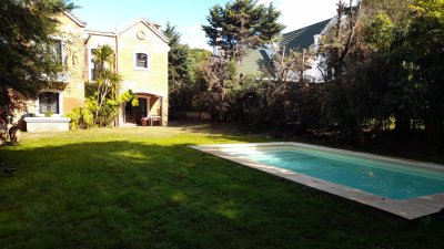 Alquiler temporario Casa 4 dormitorios en Rincón del Indio, Punta del Este.