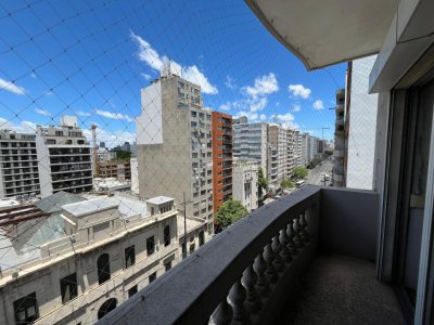 Alquiler o Venta Apartamento 4 Dormitorios Cordon con Balcon