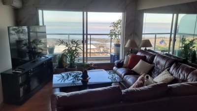 Alquiler Apartamento 3 Dormitorios Punta Carretas con Balcón