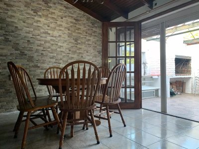 Venta con Renta Apartamento 3 Dormitorios La Comercial Terraza