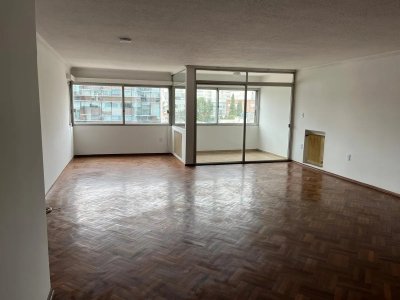 Alquiler Apartamento 4 Dormitorios Pocitos con balcon