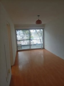 Alquiler Apartamento 2 Dormitorios Tres Cruces con balcon 