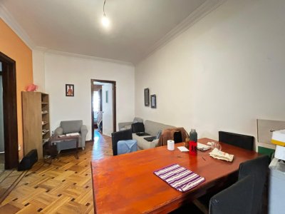 Venta con Renta Apartamento 2 Dormitorios Cordón con balcon