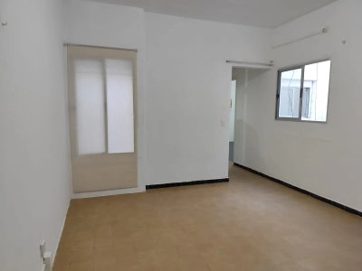 Alquiler Apartamento 2 Dormitorios Tres Cruces con patio