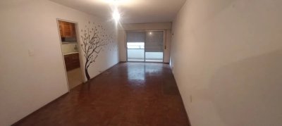 Alquiler Apartamento 3 Dormitorios Cordón con patio 