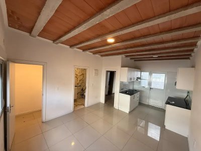 Alquiler Apartamento 1 Dormitorio Barrio Sur con patio