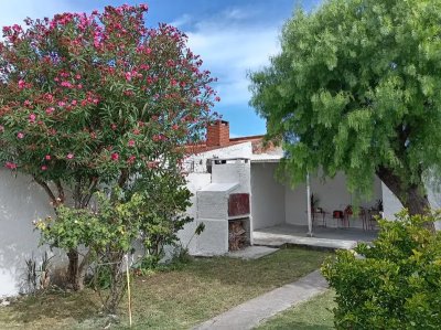 Venta Casa 3 Dormitorios Paso Molino con patio y cochera