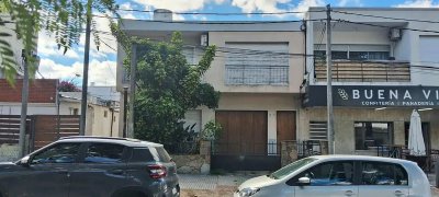 Alquiler Casa  4 Dormitorios Buceo con azotea y cochera 