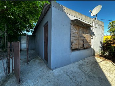 Alquiler Casa 2 Dormitorios Sayago con Patio