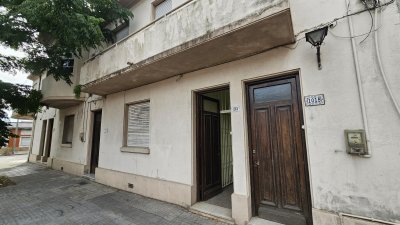 Venta Casa 3 Dormitorios Bella Vista con dos Patios chicos