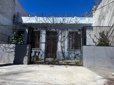 Venta con renta Casa 4 Dormitorios Cordon con patio y garaje