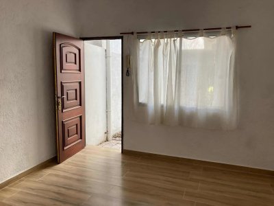 Alquiler Casa 2 Dormitorios Pocitos con azotea uso exclusivo 