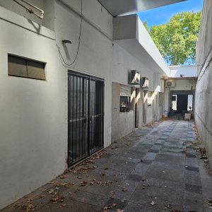 Venta Casa con Fabrica y Apartamento Bella Vista Inversion