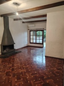 Venta Casa 3 o 4 Dormitorios Carrasco con Garaje y Patio