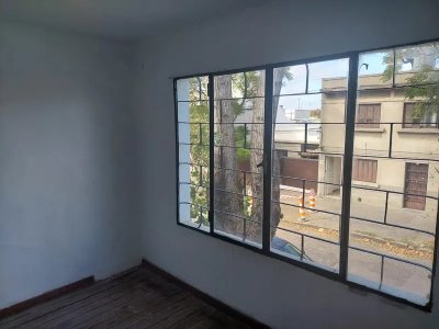 Alquiler Casa 2 Dormitorios Reducto con jardin 