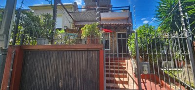 Venta Casa 2 Dormitorios Aires Puros con Garaje y Patio