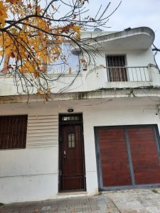 Alquiler Casa 3 Dormitorios La Blanqueada con patio y garaje